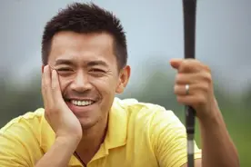 与范冰冰分手后，2度失婚，被拘留事业尽毁，如今拥抱娇妻成赢家图片