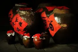 中国最早的酒，竟是一个女性发明的，结果害多少男女对其醉生梦死图片