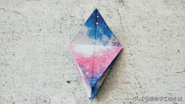 五角星钻石折纸教程图解，好玩又好看，快来试试！