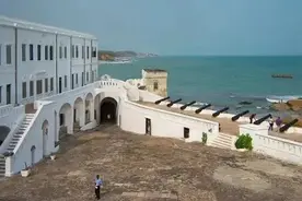 游览“黑”社会黄金海岸的埃尔米纳城堡图片