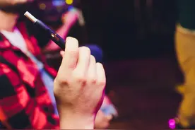 中国离不开美国芯片，美国不能没有中国电子烟，两大巨头通吃全球图片