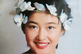 演员盖丽丽：台上风情万种，台下守身如玉嫁新丽董事长，幸福美满图片