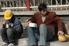 超龄农民工如何就业与生活？政策兜底无烦忧图片