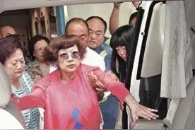病入膏肓的沈殿霞为了给女儿铺路，打了两支强心针四处打点图片