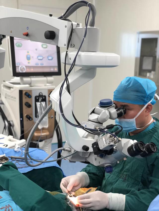 渭南市第二医院眼科医院:眼一科之玻璃体切割术