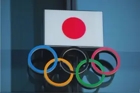 被暴打到坐轮椅，日本拳手却赢了？遭全世界嘲讽：玩不起就别玩图片