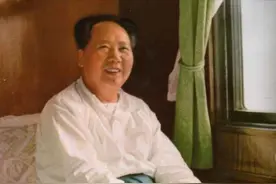 毛泽东专列来到兰封车站，罗瑞卿拒绝张玺请求：主席今晚不见你们图片