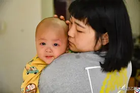 夫妻结婚多年不孕，费尽周折才有喜，未料孩子出生给他们当头一棒图片