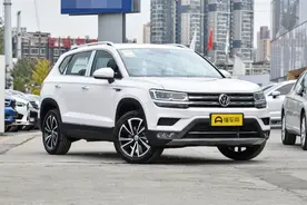 途岳倒车灯只亮一个怎么办？车主需要了解这些信息图片