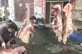 今年的生牛皮是什么价格？农村宰牛大叔说出最新价格，便宜吗？视频封面