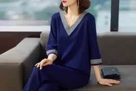 50岁中年女人早秋穿搭，妈妈装也可以很时尚图片