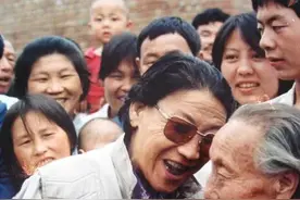 「联话·秋水伊人 」之 三 申凤梅图片