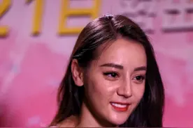 别说女星颜值吊打网红了！迪丽热巴生图油腻腻，杨幂浮粉严重图片