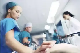 42岁女子口吐白沫，昏迷4年，直至最后，医生才发现诊断错了图片