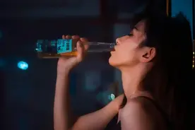 女人突然和你“断联”，怎么办，要看属于哪种“断联”图片