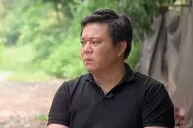 广东大叔巧用椰子养鸡，鸡“瘦身苗条”皮肤白，年销1000多万元图片