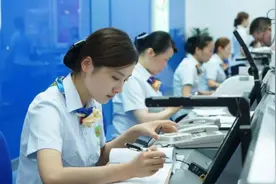 还有人用短信聊天？中国移动每年赚300亿，人均每月14GB流量图片