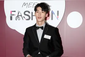 许光汉30岁了也能出演18岁学弟，少年感依然强烈图片
