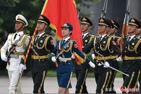 图解现役军官军装的秘密——级别资历章图片