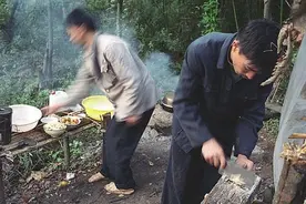 70岁老汉，三年吃鸡百只，进山爬树百棵只为完成一个“终生”大梦图片