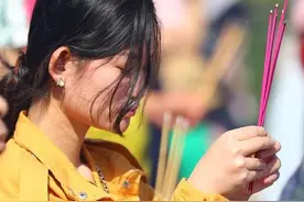 烧香只点三、六、九根，原因你可能不知道？图片