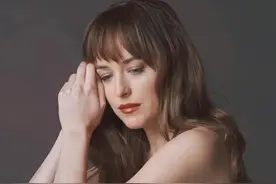 凭《五十度灰》一“脱”成名的达妹 原来是个甜美软妹子图片