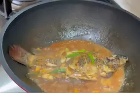 70岁公公从山东到广东照顾怀孕的儿媳，看到每天的饭菜后网友酸了图片