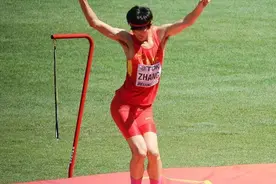 人民日报14字揭秘张国伟退役真因！503天后卷土重来，终于不怕了图片