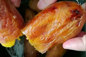 原来烤红薯这么简单，只需电饭锅，不加一滴水，流着糖汁超级香甜视频封面