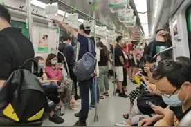 南京地铁，上班族的修罗场图片