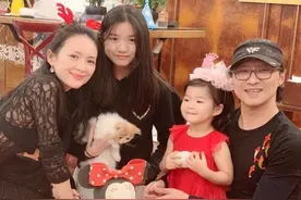 章子怡晒小苹果热舞视频，母女隔空比心互动，气氛融洽破不和质疑图片