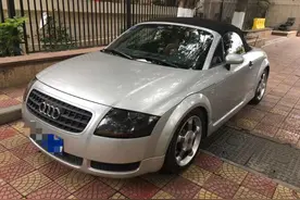 打开朋友的车库终于见到初代奥迪敞篷TT，让我大开眼界图片