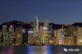 呐！做香港公务员呢，最紧要就是学阿sir啦图片