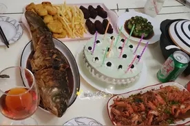 18岁女儿为我做生日蛋糕，感动的我泪流满面，网友：感恩的孩子图片