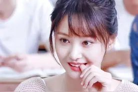 郑爽出售妈妈二手项链，定价4100是原价7倍，哪里出错了？图片