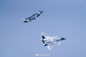 歼-20高清大片 帅出天际图片