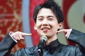 郭德纲有钱后什么样的？儿子郭麒麟节目中一个口误暴露平时生活图片