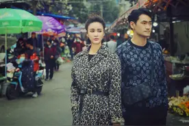 袁弘张歆艺夫妻一身名牌，现身菜场拍大片，拍完就买菜太接地气图片