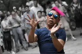 最惨网红，在直播中死去，生前日进数十万，死后没钱下葬图片