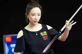 38岁潘晓婷有多美？看完她洗完澡的自拍，心动的感觉图片