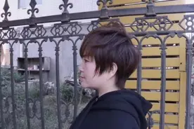 什么颜色可以很好的盖住白头发，怎么操作图片