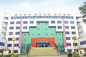 “三个转变”推进职教改革——四川国盛技工学校升级转型纪实图片