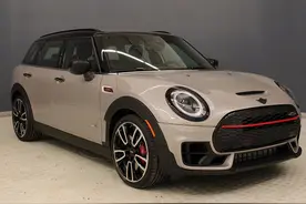 个性版宝马mini来袭：对开尾门+2.0T引擎，加速不输高尔夫GTI图片