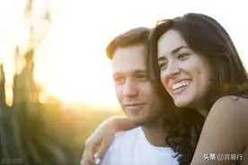 美国人怒吼：这个这么贵，中国人竟然拿来喷着玩图片