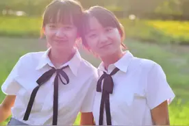 神奇！长相一样，分数一样，还被同一所985大学录取，她俩颜值都还很高！图片