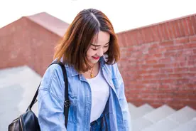 染发后长出新头发，尴尬又难看~ 别担心！可以这样解决图片