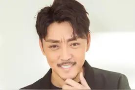 19年金牌配角，赵达闯荡演艺圈，全靠“一口大白牙”的演技图片