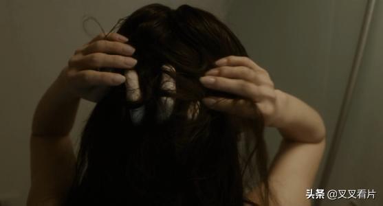 《鬼片逃生大全》：4招教你搞定《咒怨》《山村老尸》里的恶鬼