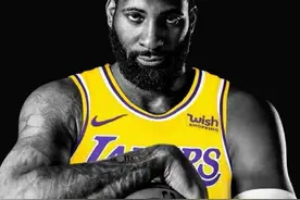 庄神驾临洛杉矶！杜兰特点赞，詹姆斯却始终未发声，教练说出原因图片