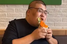 泡泡龙去世太可惜？生前曾建议网友如何增肥，与好友挑战喝花生油图片
